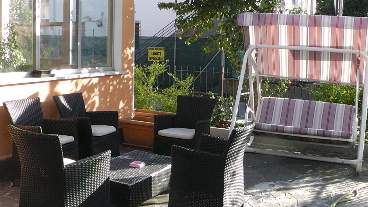 Hotel Villa Lorena Rimini Exterior foto