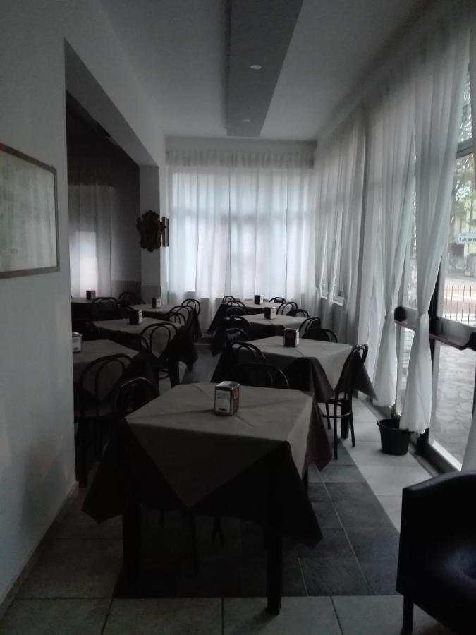 Hotel Villa Lorena Rimini Exterior foto